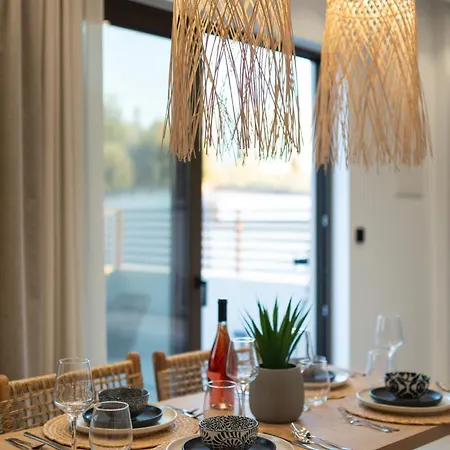 Luxury Homes - Nicole Lambi (Kos)