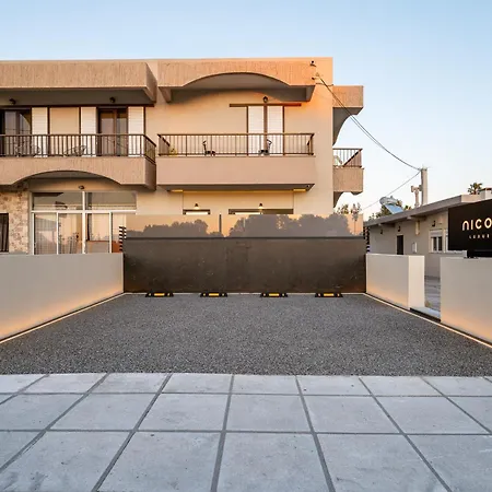 Luxury Homes - Nicole Апартаменты