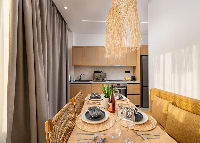 Luxury Homes - Nicole Apartment *