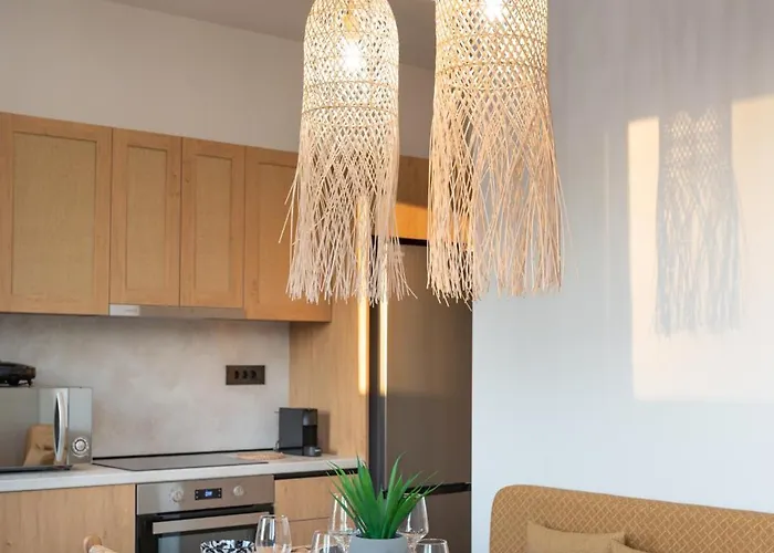 Luxury Homes - Nicole Apartment *