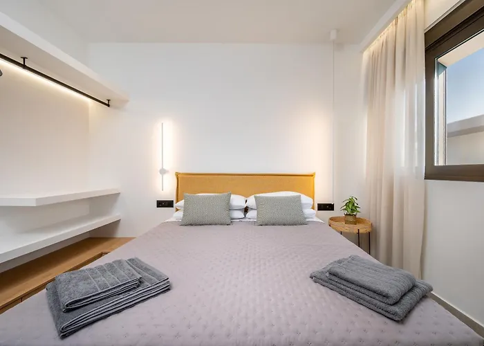 Luxury Homes - Nicole Apartment *