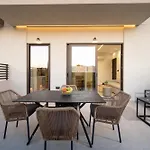 Luxury Homes - Nicole *