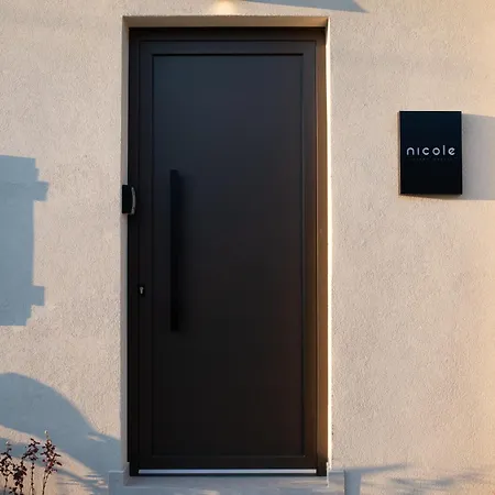 Luxury Homes - Nicole Apartman Lámbi