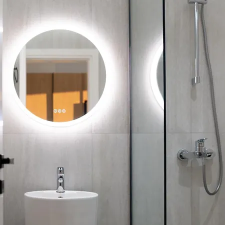 Luxury Homes - Nicole * Lámbi