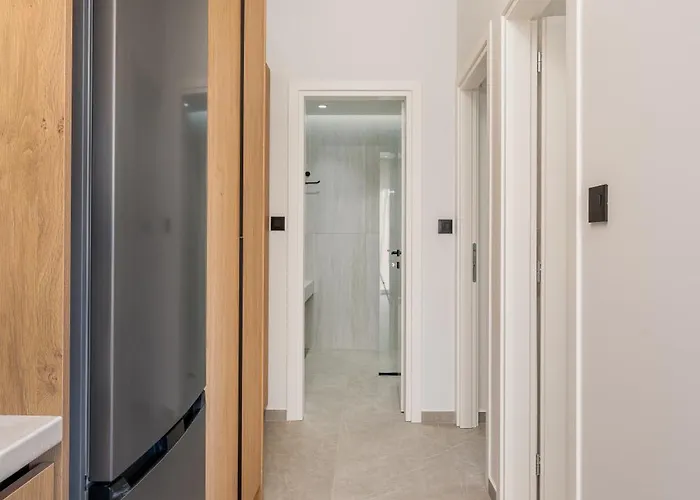 Luxury Homes - Nicole *