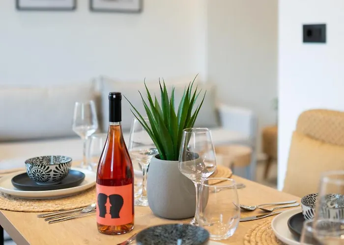 Luxury Homes - Nicole *