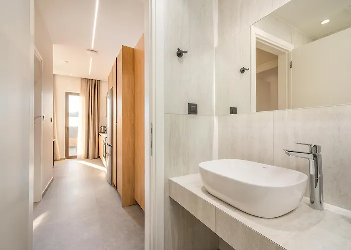 Luxury Homes - Nicole *