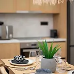 Luxury Homes - Nicole لامبي