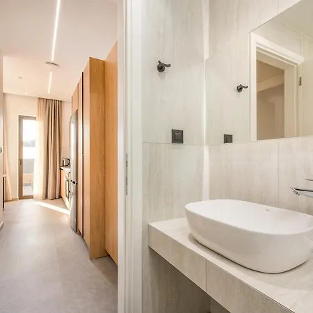 Luxury Homes - Nicole *